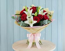 Букет цветов из:  Лилии и Розы в Першутино