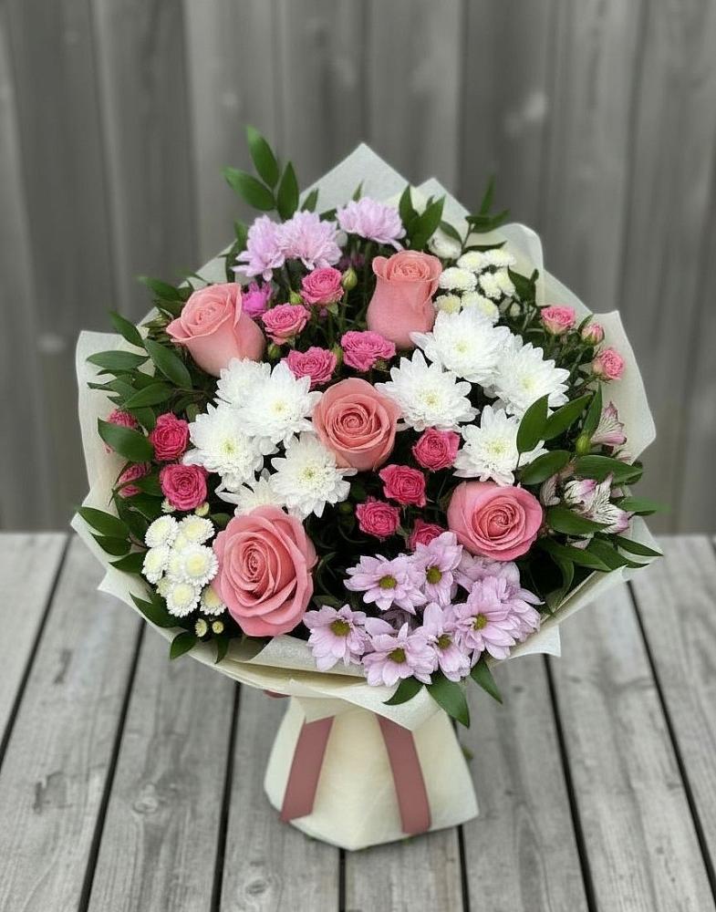 Букет цветов из: Альстромерии, Гвоздики, Розы и Хризантемы в Першутино