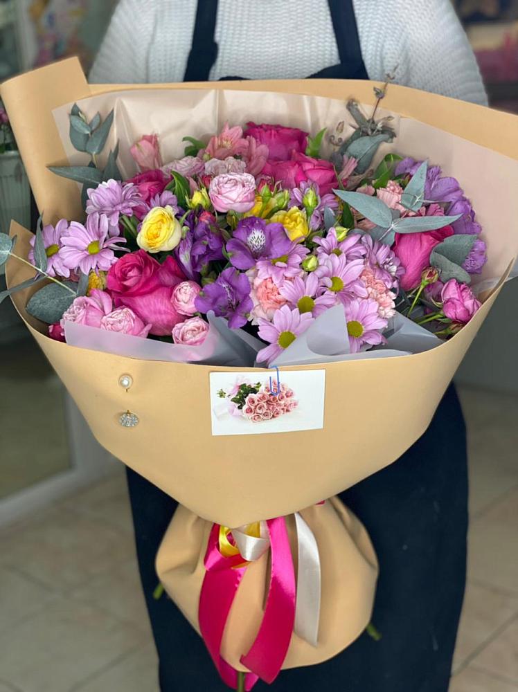 Букет цветов из: Хризантемы, Гвоздики и Альстромерии в Першутино