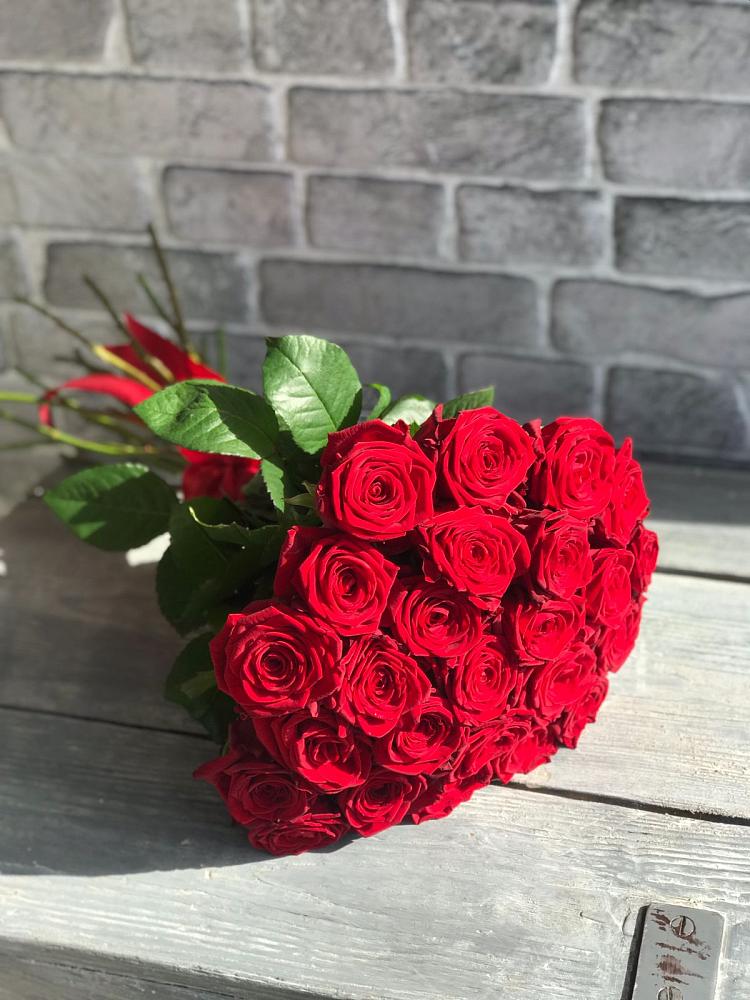 Букет Красные розы Фридом в Першутино