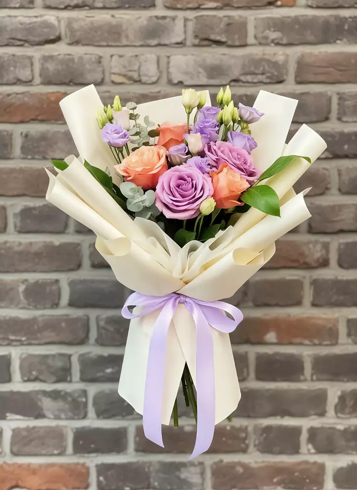 Букет цветов из: Лизиантусы и Розы в Першутино