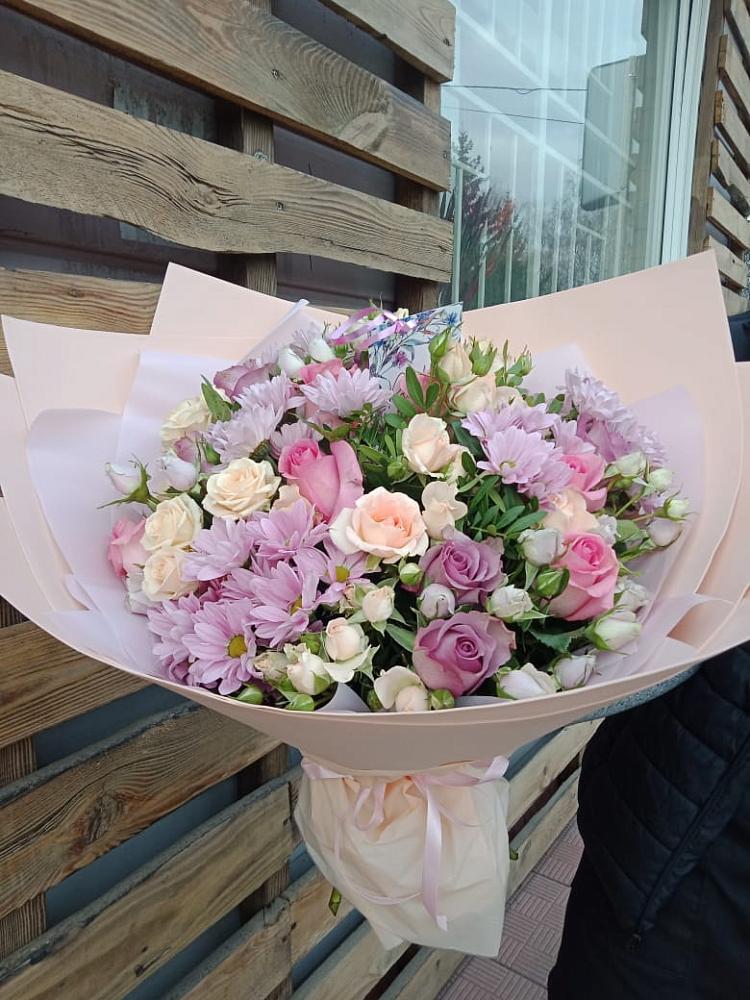 Букет цветов из: Розы и Хризантемы в Першутино