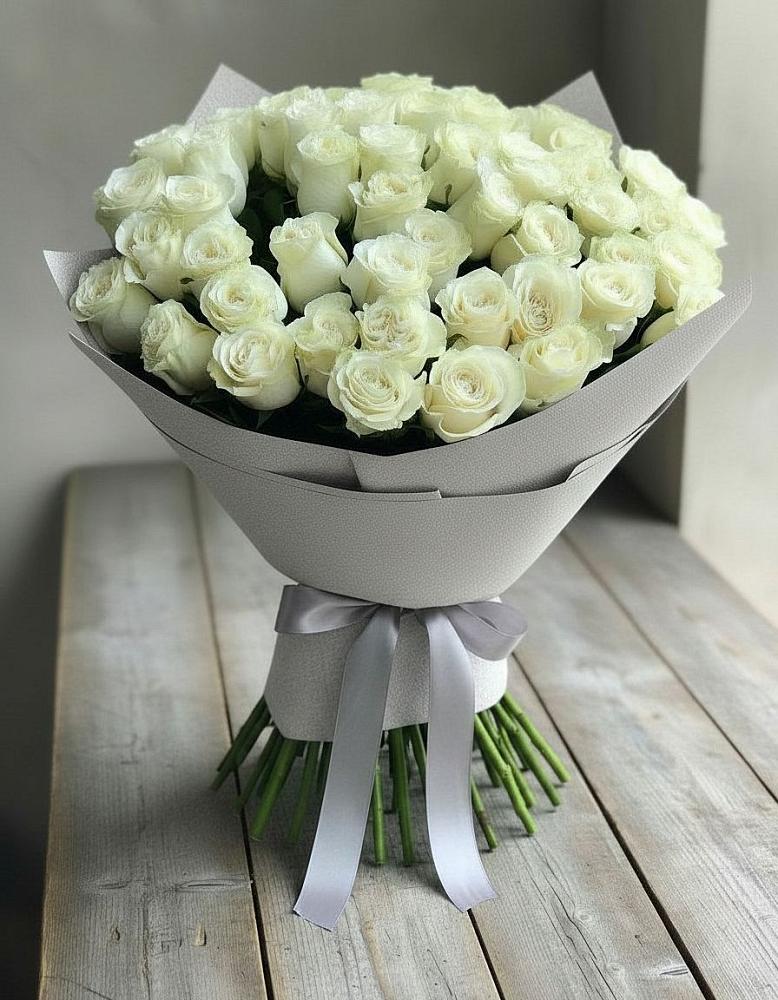 Букет 35 Белых роз в Першутино