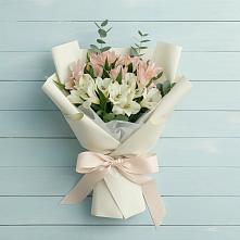 Букет цветов из:  Альстромерии в Першутино