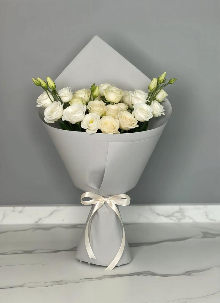 Букет цветов из: Розы и Лизиантусы в Першутино