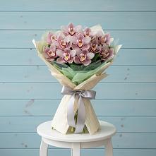 Букет цветов из:  Орхидеи и Розы в Першутино