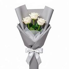Букет 3 белые розы в Першутино