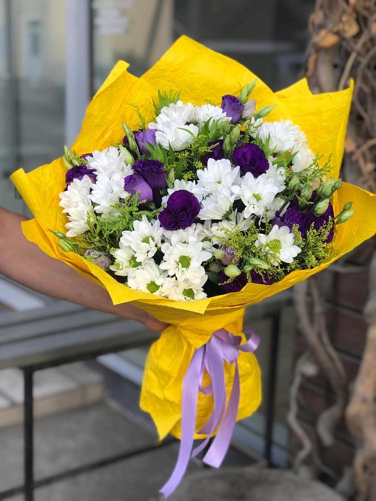 Букет цветов из: Ирисы, Хризантемы и Ромашки в Першутино