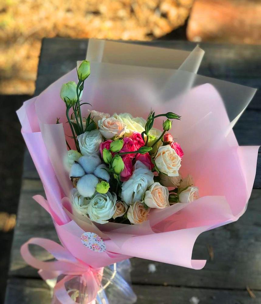 Букет цветов из: Розы и Лизиантусы в Першутино