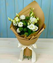 Букет цветов из:  Хризантемы и Лизиантусы в Першутино