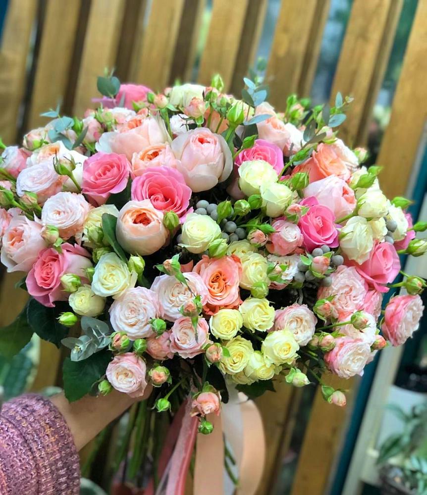 Букет цветов из: Розы в Першутино