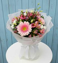 Букет цветов из:  Герберы, Альстромерии и Лизиантусы в Першутино