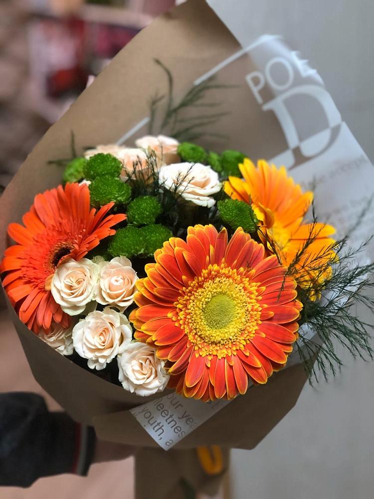 Букет цветов из: Герберы, Хризантемы и Розы в Першутино