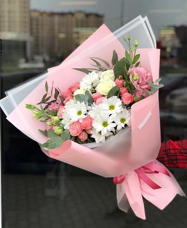 Букет цветов из: Розы, Лизиантусы и Хризантемы в Першутино