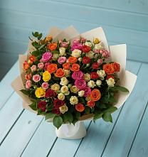 Букет Микс из разноцветных кустовых роз в Першутино