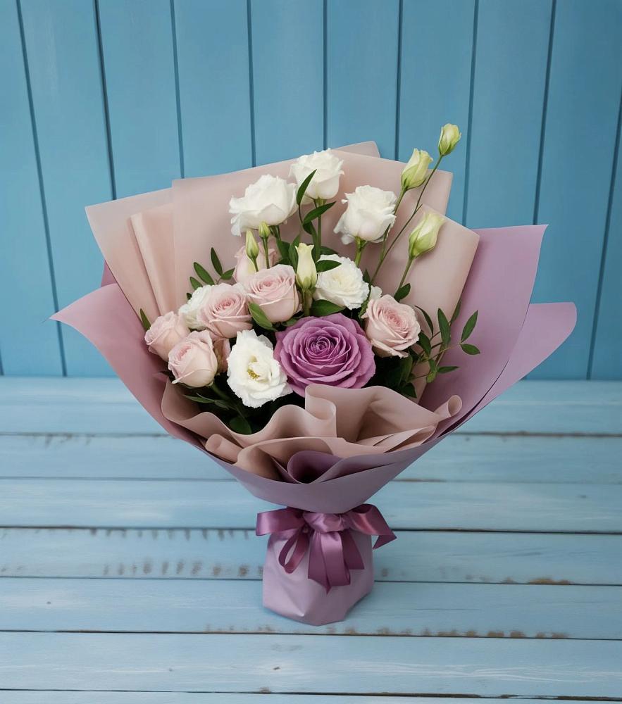 Букет цветов из: Розы и Лизиантусы в Першутино